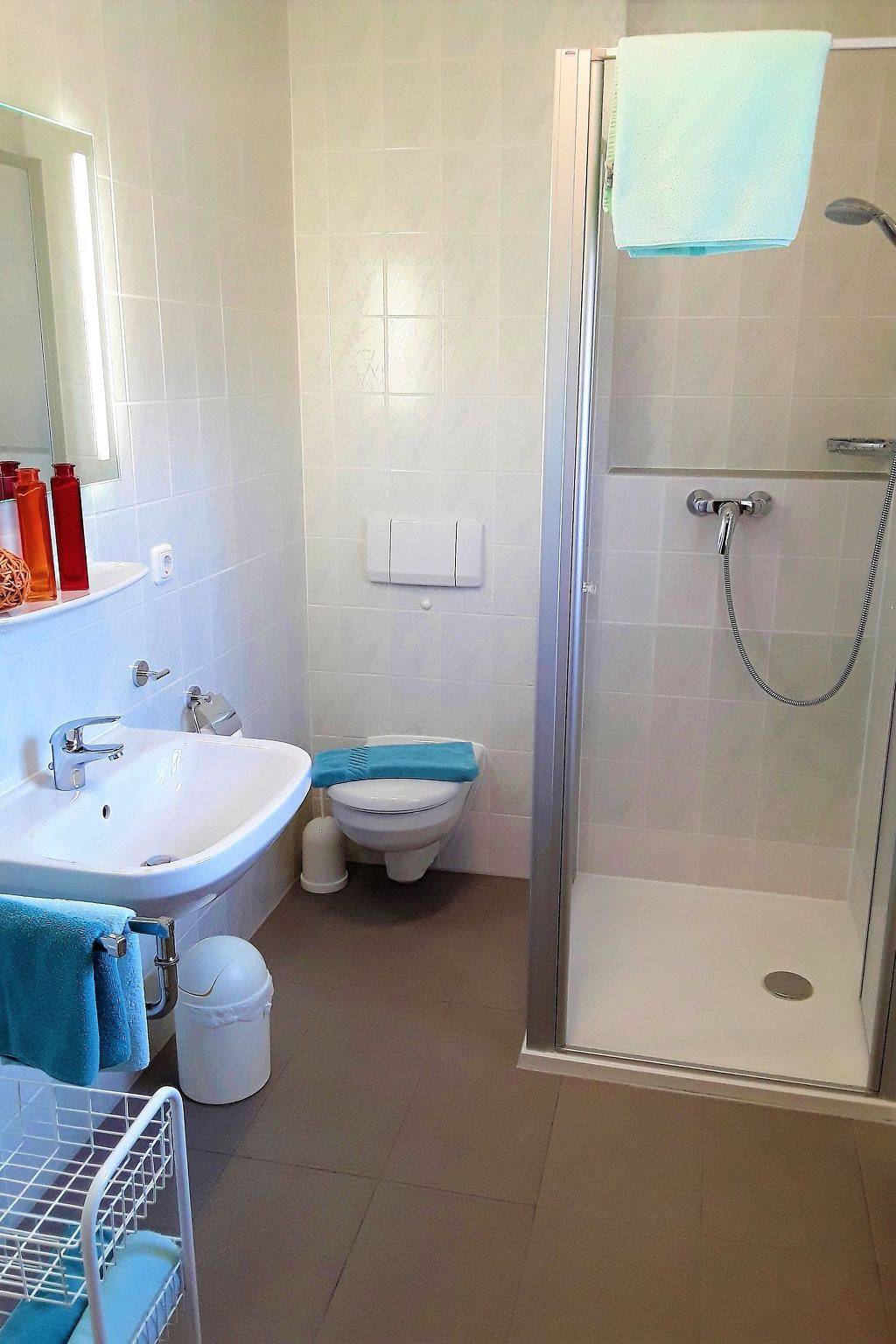 Ganze Wohnung, Gemütliche Ferienwohnung mit großem Garten in Bad Füssing, Bayerische Golf und Thermenland