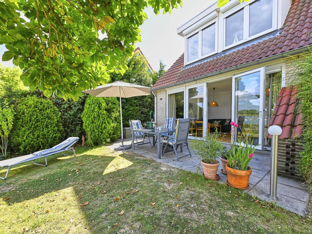 Ferienhaus mit herrlichem Wasserblick
 in Stevensweert, Limburg (Niederlande)