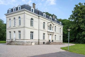 Château pour 12 personnes, avec jardin et jacuzzi dans Département Nord