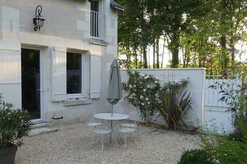 Gîte pour 2 personnes, avec piscine et jardin dans le Loir-et-Cher