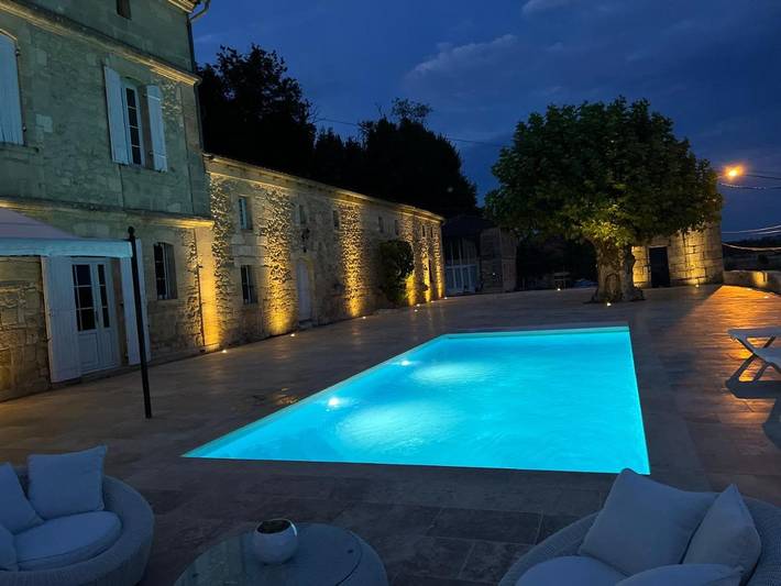 Villa pour 12 personnes, avec piscine ainsi que jardin et vue
