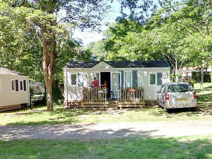 Camping pour 6 personnes, avec bassin pour enfant en Auvergne - 2