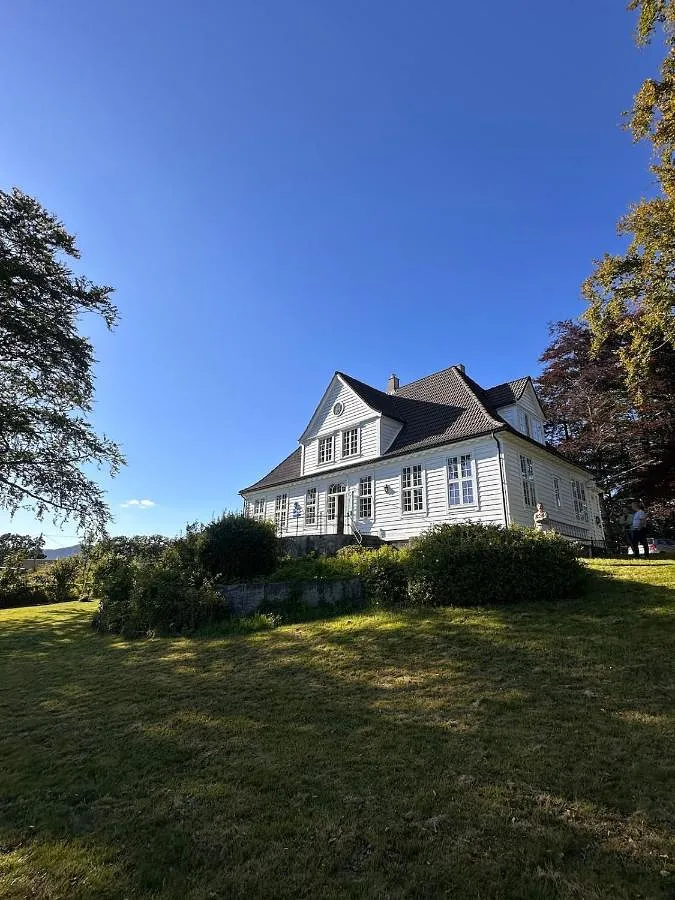 Villa für 10 Personen, mit Ausblick und Terrasse - 1