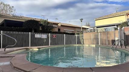 Villa pour 5 personnes, avec vue ainsi que terrasse et piscine à Marseillan