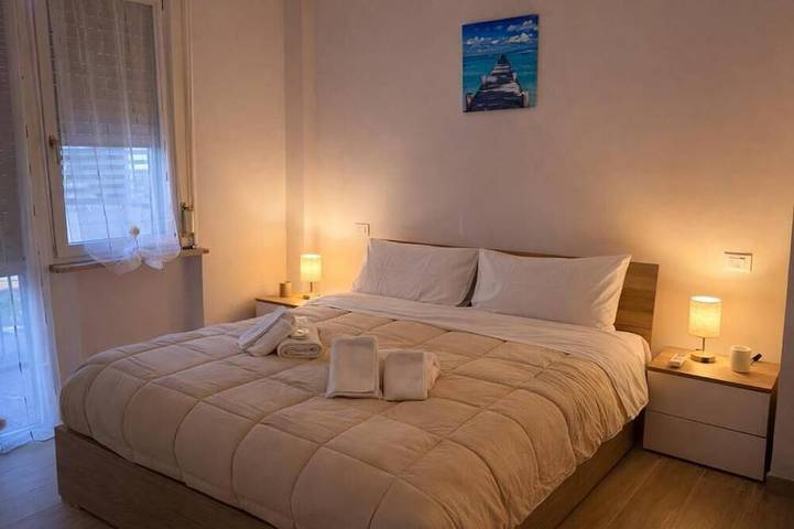 Appartamento intero, Pet-friendly house with private courtyard & jacuzzi | 250m to the beach in Pretaro, Francavilla al Mare