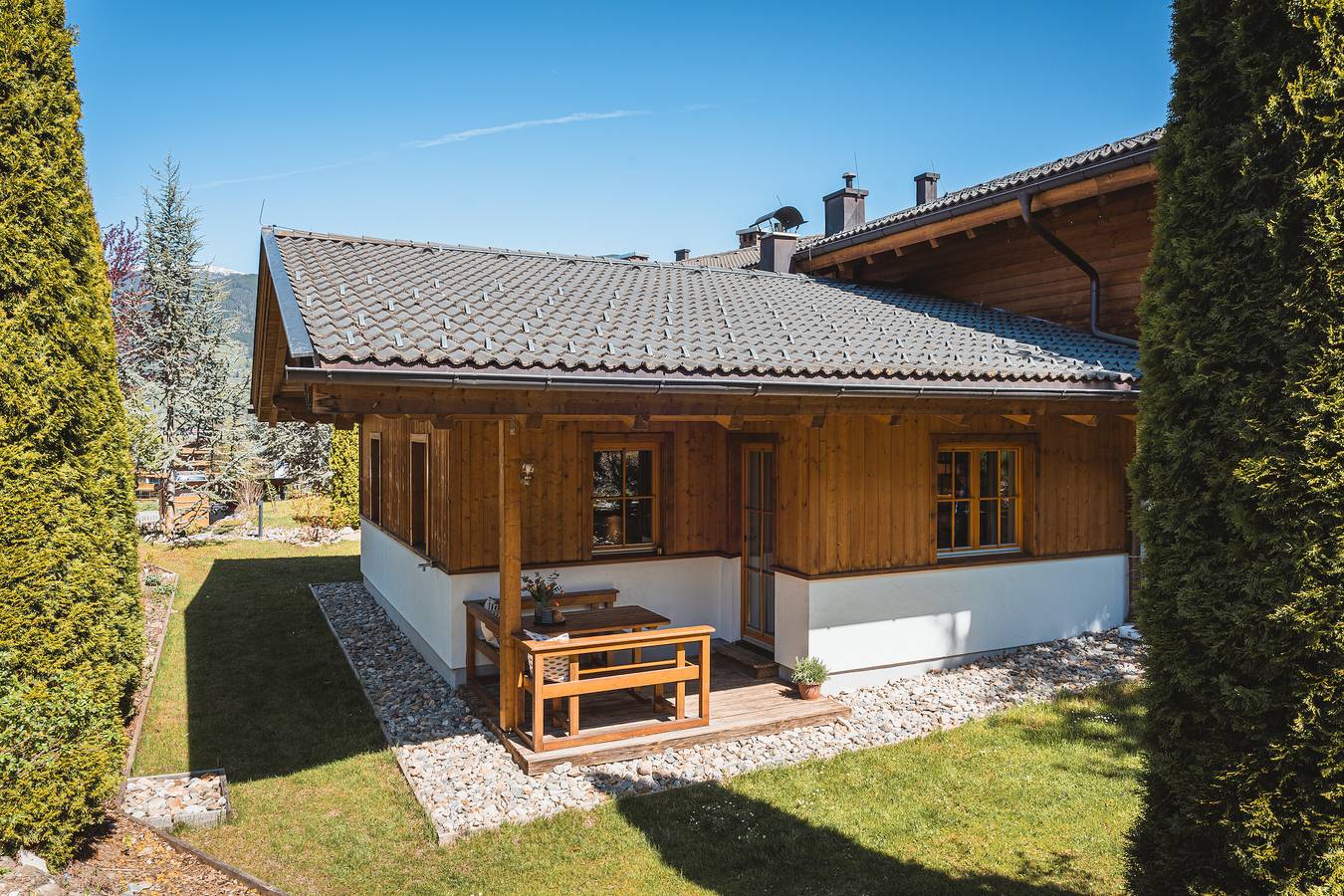 Dorfchalets - Chalet Alma inkl. Tauern Spa Therme Eintritt & Sommerkarte in Kaprun, Pinzgau