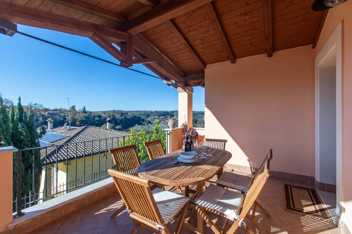 Casa vacanza per 4 persone, con Balcone e Terrazza nonché Giardino a Capena