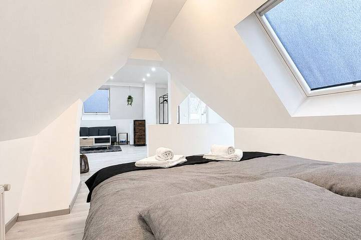 Ganze Wohnung, Moderne Dachgeschosswohnung – stilvoll & gemütlich in Bielefeld, Nordrhein-Westfalen