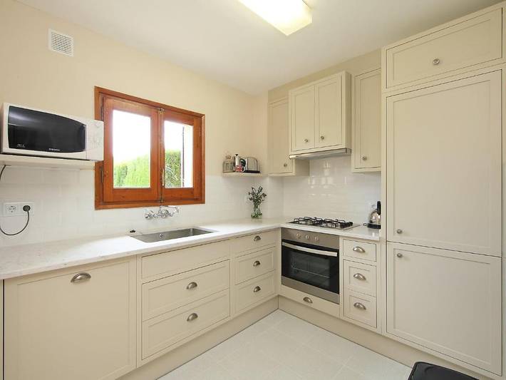 Location de vacances pour 6 personnes, avec terrasse ainsi que jardin et piscine à Bellcaire d'Empordà - 3