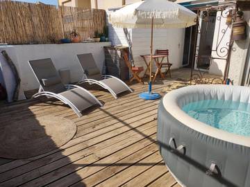 Gîte pour 2 personnes, avec terrasse et jacuzzi, animaux acceptés dans Plage Centrale (Valras-Plage)