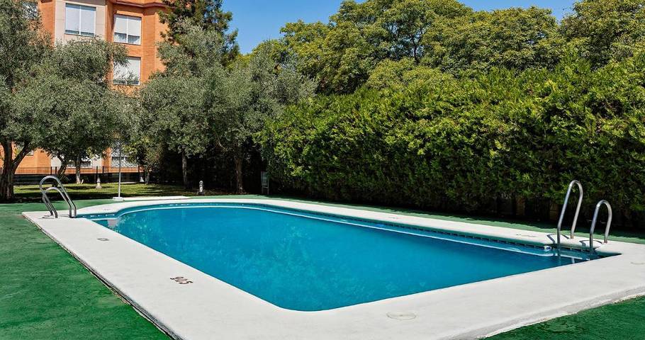 Apartahotel para 2 personas, con Piscina en Sevilla