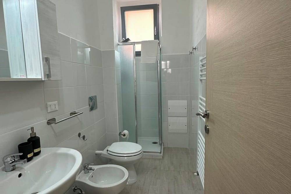 Appartamento intero, Valentino's Apartment – Elegante Appartamento tra Centro Città e Ospedale in Casale Monferrato (Villaggio), Casale Monferrato