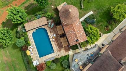 Gîte pour 4 personnes, avec piscine ainsi que vue et jardin à Le Buisson-de-Cadouin