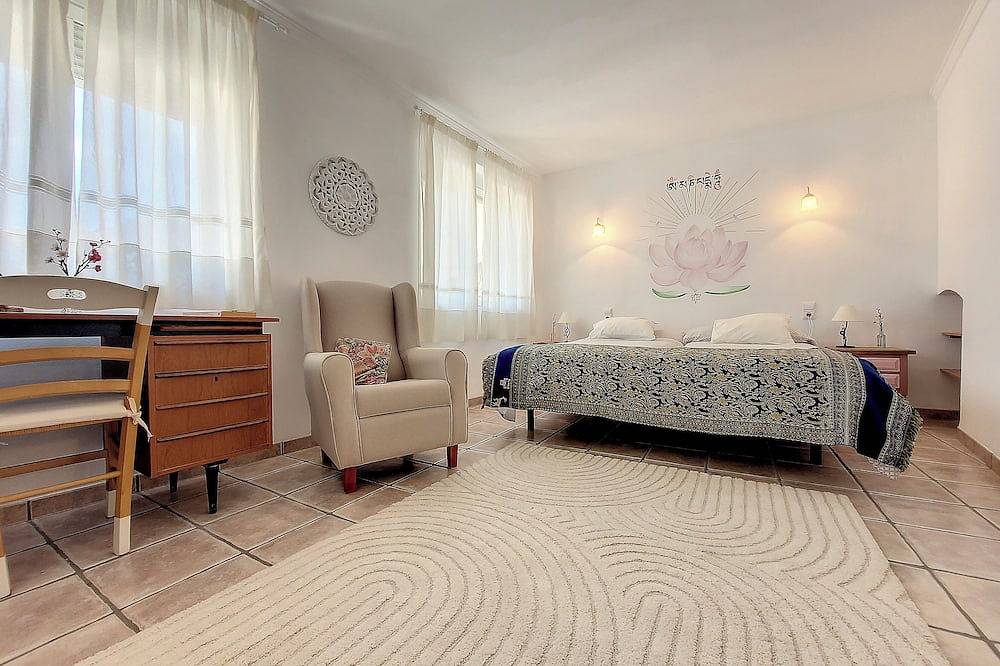 Casa Rural en Vall de Gallinera para retiros o descanso familiar o con amigos in Benirrama, Vall de Gallinera