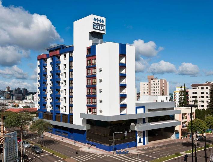 Pousadas para 4 pessoas, com jacuzzi e terraço e ainda sauna em Chapecó