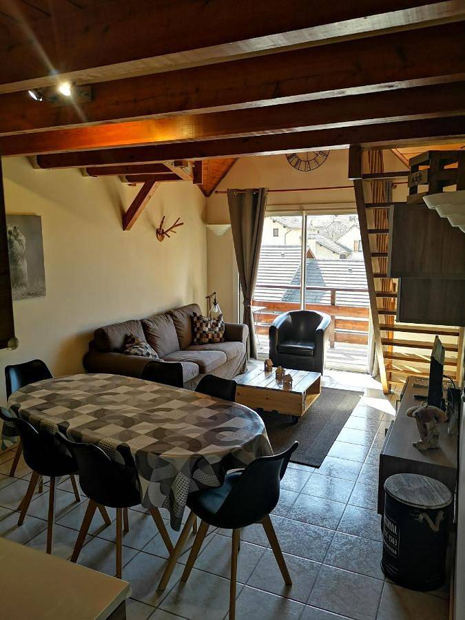 Gîte pour 6 personnes, avec balcon ainsi que vue et vue sur le lac, adapté aux familles à Baratier - 3