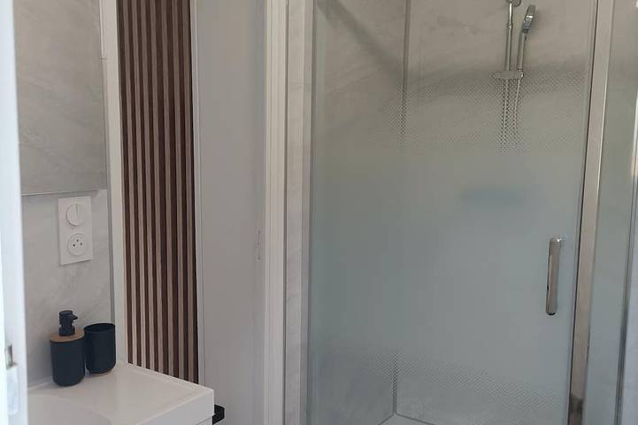 Location de vacances pour 2 personnes, avec terrasse et jardin à Neuville-sur-Sarthe - 4