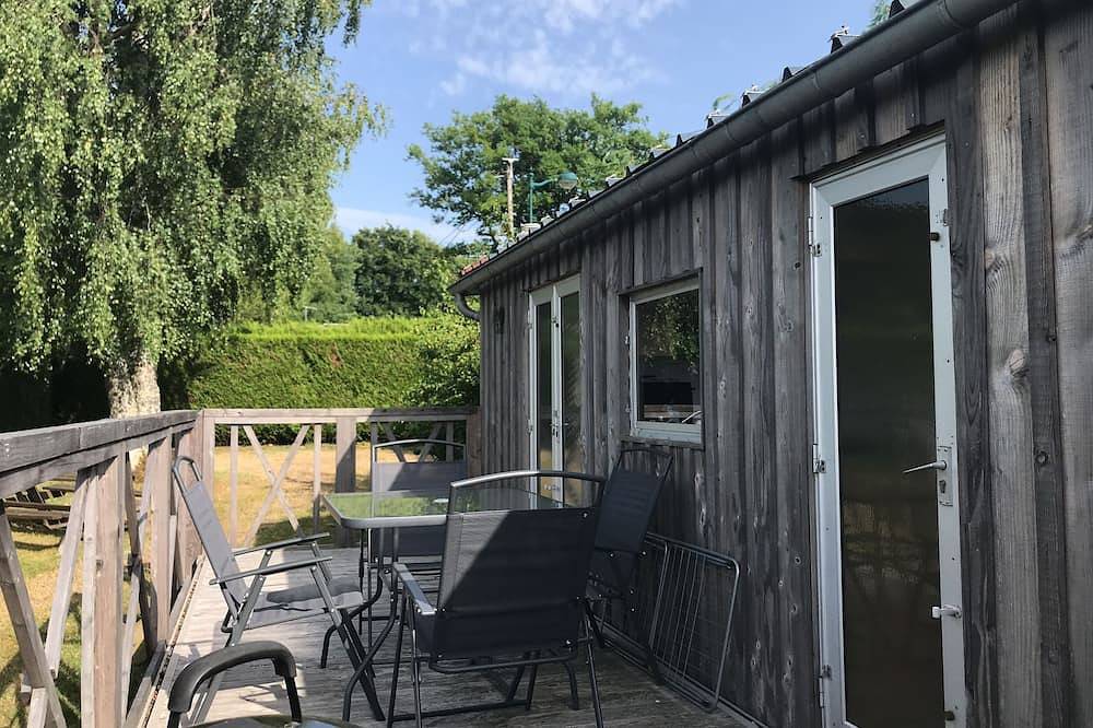 Chalet au bord du lac des Settons! mobil home sur terrain clos,animaux acceptés! in Moux-en-Morvan, Lac des Settons