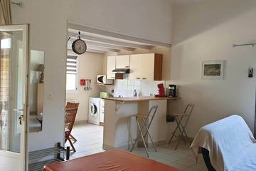 Gîte pour 4 personnes, avec piscine ainsi que terrasse et jardin à Saint-Maurice-d'Ibie