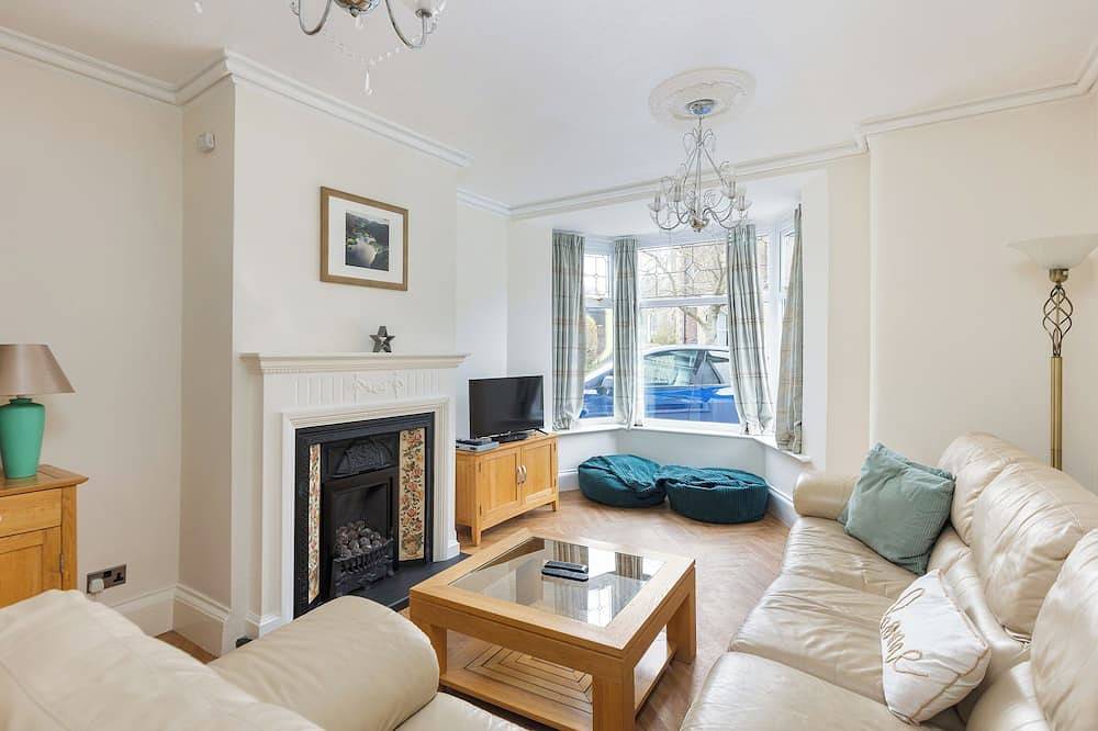 Holiday Home for 10 People in Lytham St Annes, Lancashire