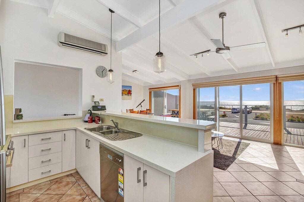 Queensland South ~ Aldinga Beach - Beachfront Bliss with Stunning Sea Views in Aldinga Beach, City of Onkaparinga