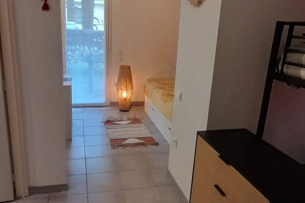 Geheel appartement, Appartement du Chamois Roux, Dans Résidence de Tourisme 3 Étoiles in Lourdes, Hautes-Pyreneeën