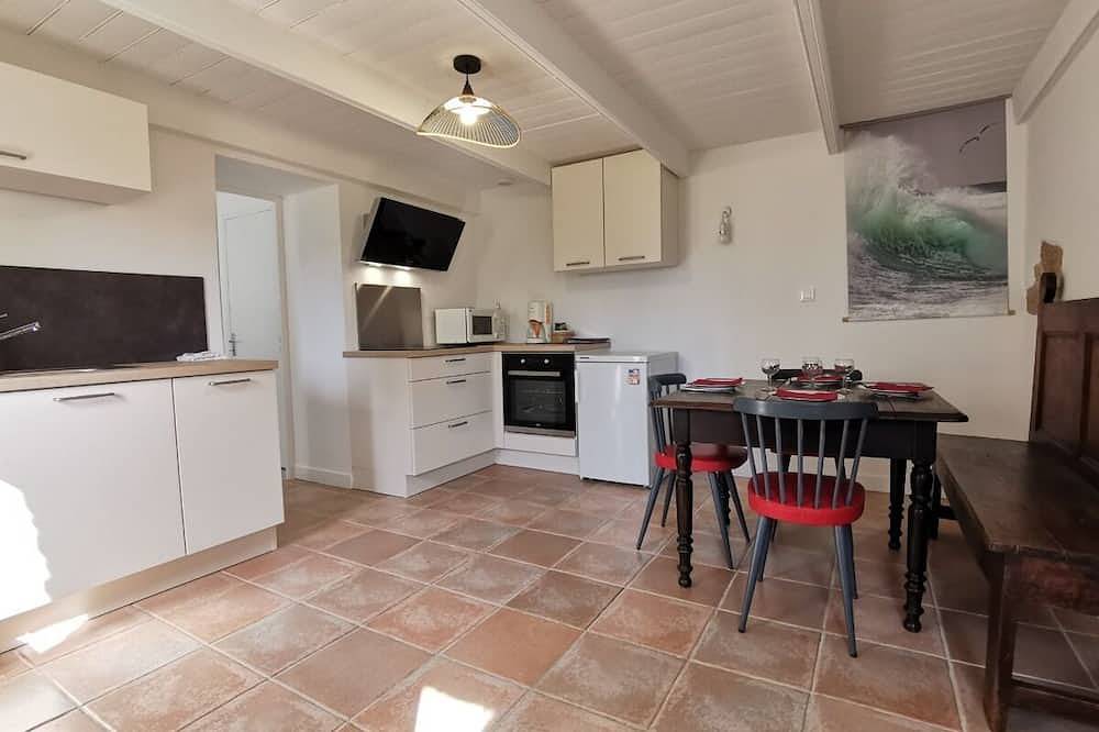 Maison de Pêcheur à Proximité D'un Petit Port et à 2 min de la Plage in Plozévet, Côte de Cornouaille