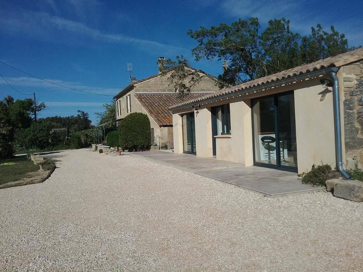 Studio with Pool View in Saint-Quentin-la-Poterie, Région de Nîmes