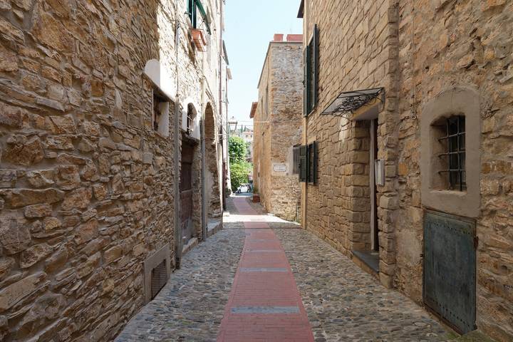 Hel lägenhet, Apartment 'Sole' with Wi-Fi in Cipressa, Riviera di Ponente