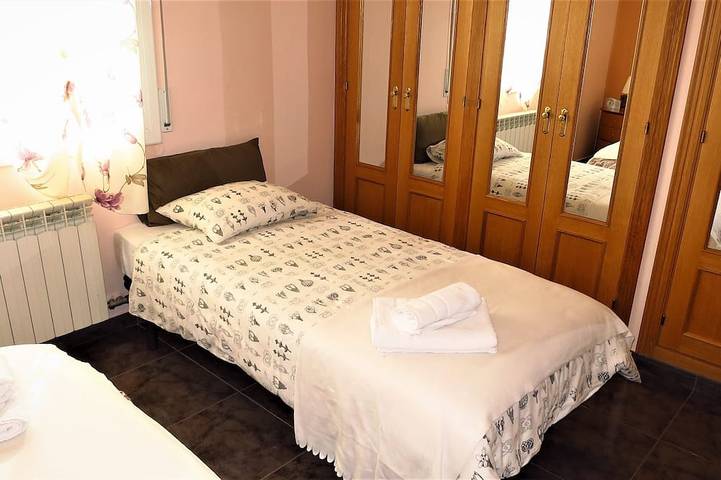 Ferienhaus für 12 Personen, mit Balkon und Whirlpool sowie Garten in Mataró - 3