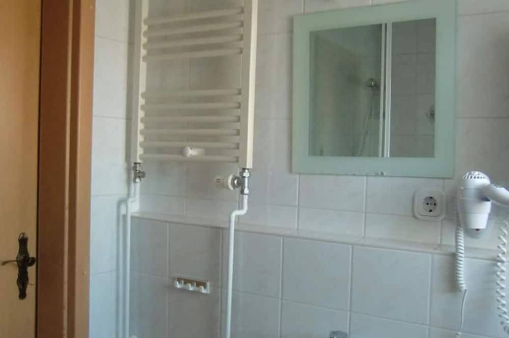 Ganze Wohnung, Nette Wohnung mit Garten, Grill und Pool in Beetzsee, Westhavelland