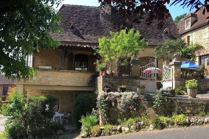 Maison de vacances pour 4 personnes, avec terrasse, animaux acceptés à Cénac-et-Saint-Julien