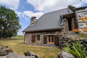 Gîte pour 4 personnes, avec jardin, animaux acceptés à Saint-Front