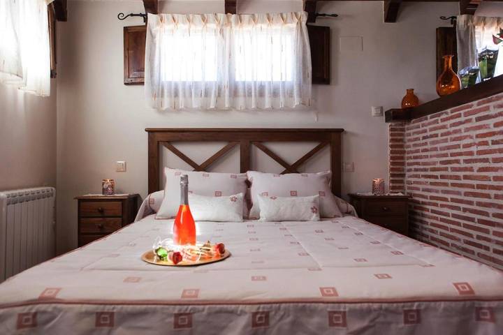 Casa rural para 4 personas, con Jacuzzi y Vistas en Narrillos de San Leonardo - 4