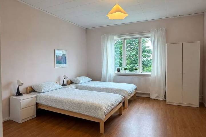 Spacious three-story home in Brynäs – sleeps 12 in Gävle, Gästrikland