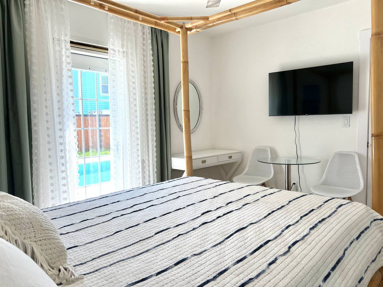 Entire vacation apartment, Ruhiges Zimmer mit tropischem Pool und Strandzugang in Gulfport (FL), Pinellas County