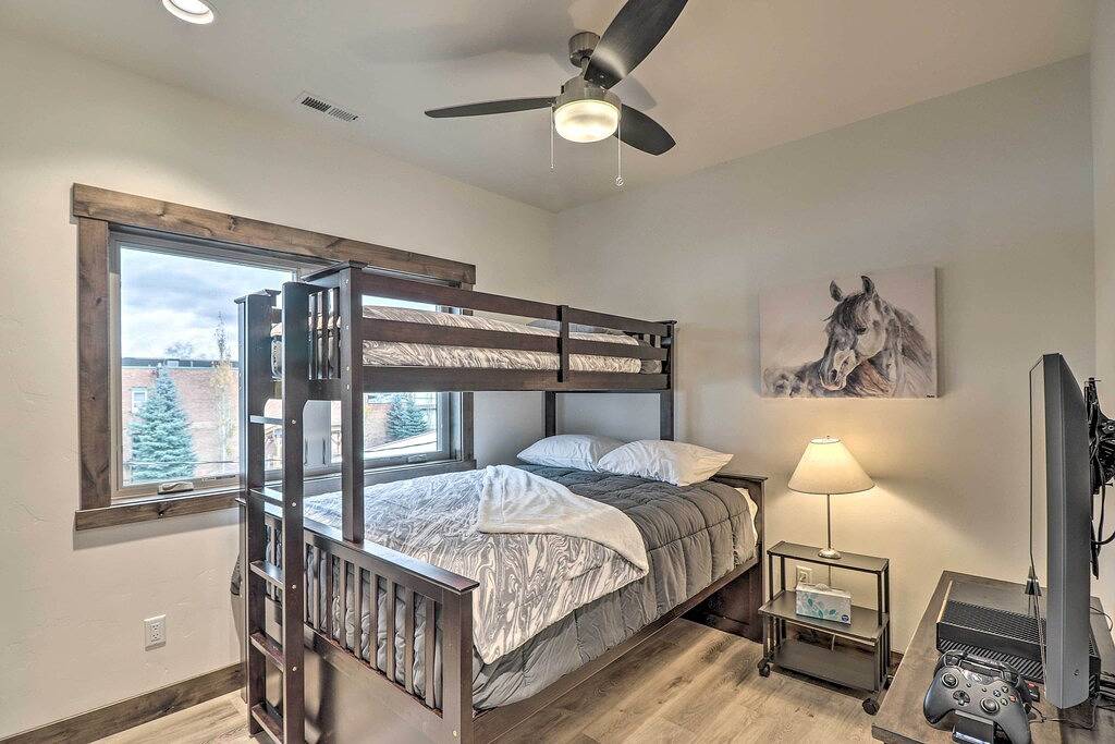 Ganze Wohnung, Sleek Columbia Falls Condo: Centrally Located! in Columbia Falls, Flathead Nationalwald