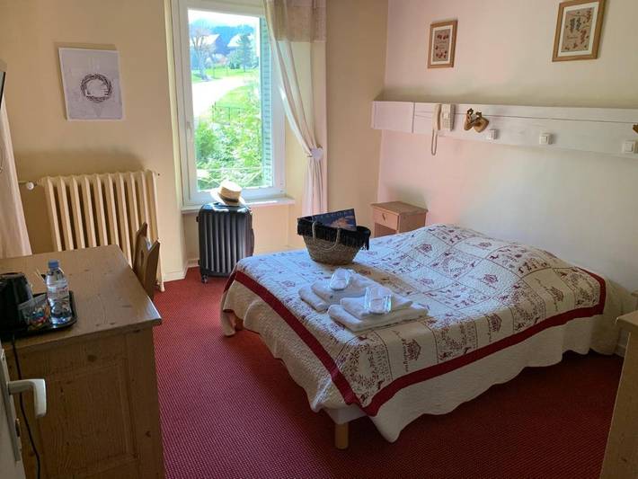 Hôtel pour 3 personnes, avec Terrasse ainsi que Jardin et Vue