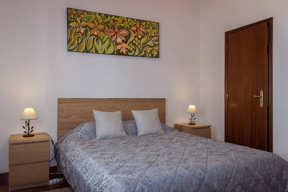 Apartamento inteiro, Porto Martins Bay Apartments - Apt B (Al). Férias à beira-mar em zona balnear. in Porto Martins, Terceira