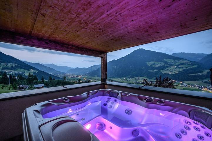 Chalet voor 9 personen, with whirlpool and sauna as well as tuin and balkon in Kaltenbach