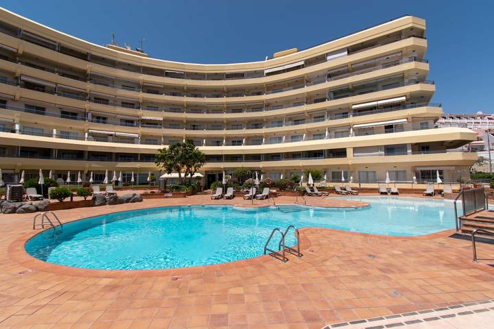 Gîte pour 3 personnes, avec balcon/terrasse et piscine, adapté aux familles à Costa Adeje
