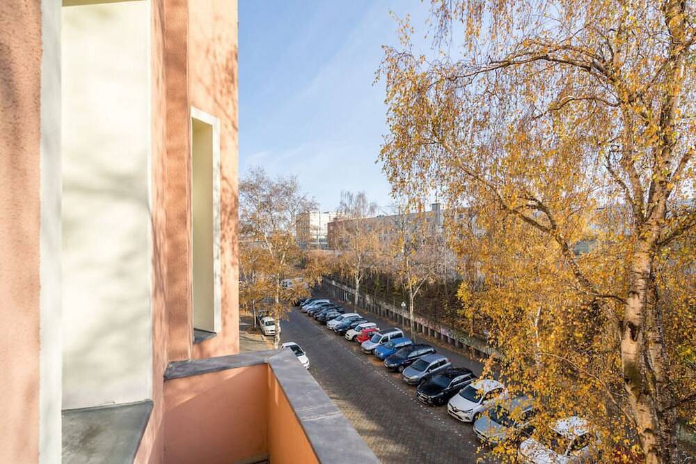 Ganze Wohnung, 4-Bedrooms Apartment (130sqm) with a comfy balcony(6) in Wedding Berlin, Berlin