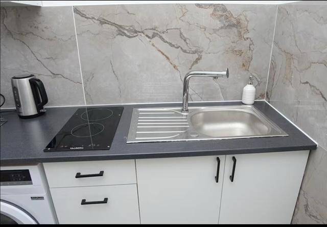Appartement entier, Studio coquet proche de Lyon in Pont-de-Chéruy, Région de Vienne