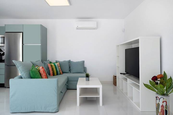 Ferienhaus 'Ocean 1' mit Bergblick, Wlan und Klimaanlage in La Santa, Tinajo