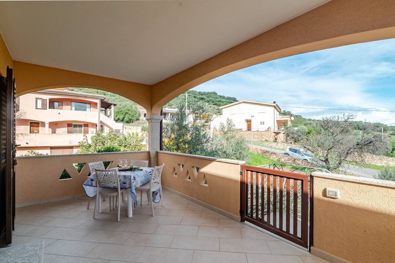Appartamento intero, Appartamento 'Lucia' con Vista Montagna, Terrazza Privata e Aria Condizionata in Franculacciu, San Teodoro
