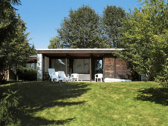 Bungalow für 2 Personen, mit Terrasse und Garten in Niederbayern