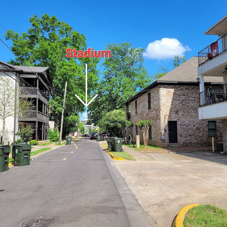 Ganze Wohnung, Walk to Stadium/Strip/Downtown! 2 bd/2 bath, Off-street parking! in Tuscaloosa, Tuscaloosa County