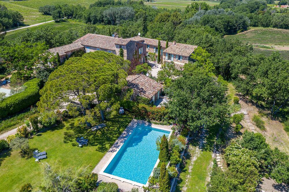 Gîte pour 4 Personnes dans Roussillon, Parc naturel régional du Luberon