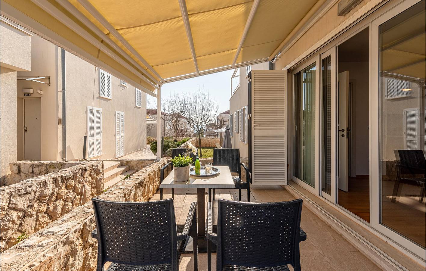 Ganze Ferienwohnung, Gemütliche Ferienwohnung mit Pool, WLAN und in Laufnähe zur Küste in Petrčane in Zadar (Kommun), Zadar