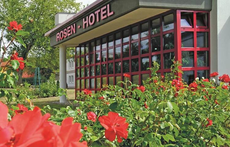 Hotel für 4 Personen, mit Terrasse und Garten sowie Sauna in Sangerhausen